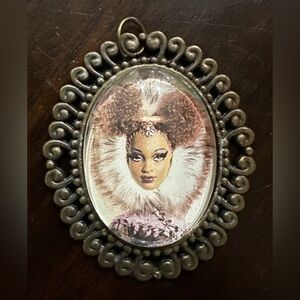 Bronze Oval Pendant | Afrocentric Goddess with Afro Puffs & Crown | Resin Sealed